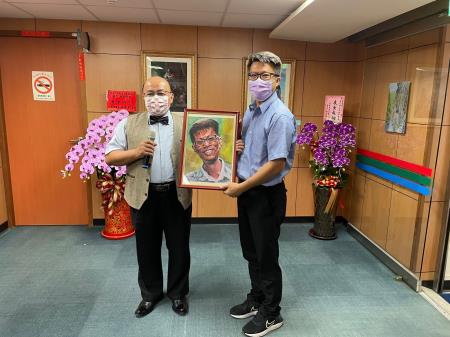 東服中心執行長洪宗楷邀請畫家吳信和舉辦【很久沒有敬你了我 in台東】水彩展_開幕式_.jpg