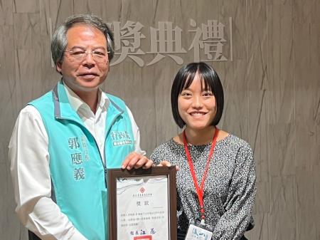 東服中心副執行長郭應義出席112年後山文學年度新人獎.jpg