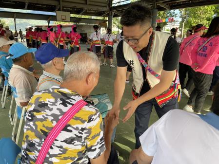 東服中心洪宗楷執行長出席加路蘭部落豐年祭、日卡地_永昌_部落豐年祭.jpg