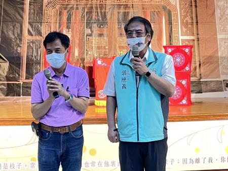 東服中心副執行長郭應義出席生活美學館舉辦後山劇坊歌仔戲活動.jpg