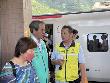 郭副和平站瞭解鐵路接駁概況 2..jpg