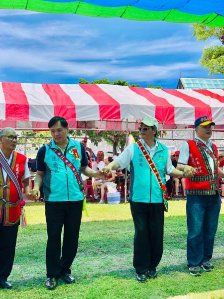 東服中心副執行長郭應義參與磯固部落豐年祭.jpg