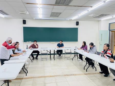 東服中心執行長洪宗楷召開有關「退輔會台東農場經管台東縣關山鎮北庄段1271地號等6筆國有土地變更非公用財產案」研商會議.jpg