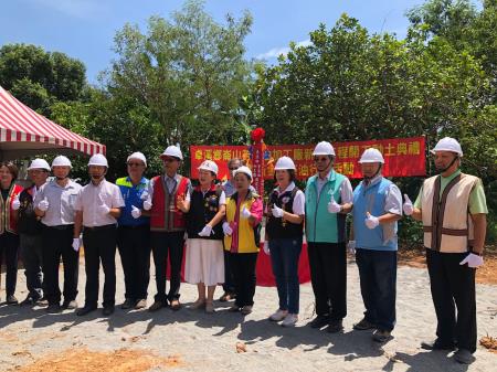 東服中心副執行長郭應義出席卓溪鄉崙山苦茶油加工廠新建工程開工動土典禮.jpg